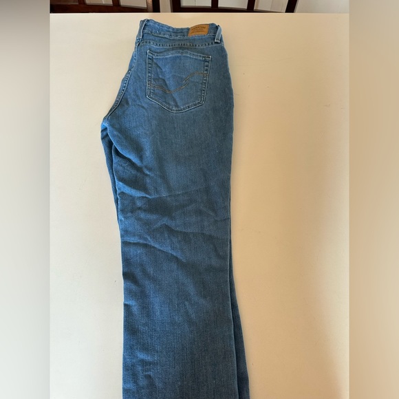 Levi’s - Picture 1 of 5